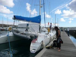 barco en un puerto